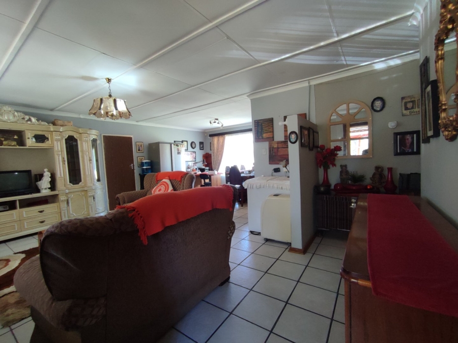 4 Bedroom Property for Sale in Pellissier Free State